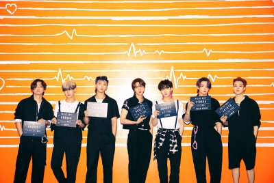 weverse_media_1d7f2ffbeedf46a89900f5bbe88e316e571.jpg