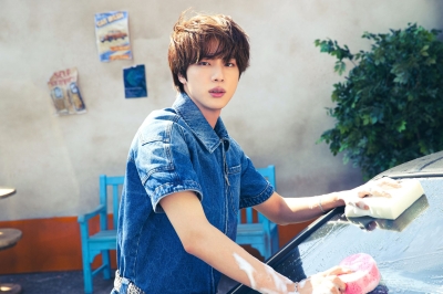 weverse_media_9a07ac4a6b56400cb73e9b9c344abf99487.jpg