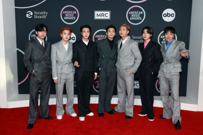2021-american-music-awards-arrivals-8.jpg